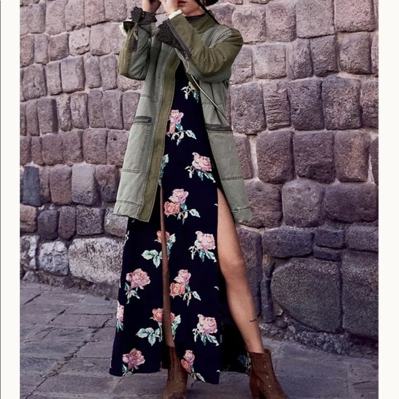 Stone Cold Fox Primrose Gown black peony - Picture 11 of 11